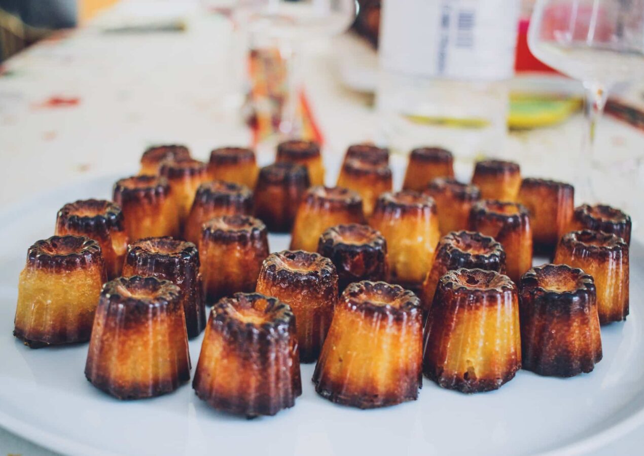 Cannelés au rhum : la recette sucrée parfaite pour accompagner vos soirées pizzas